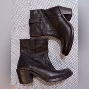 Frye Carmen X Stitch Boots in Black